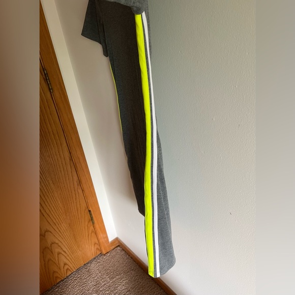 Divided Brand Bodycon Casual Mini Dress - Size Medium NWOT - H&M Sporty Dress - Picture 4 of 4